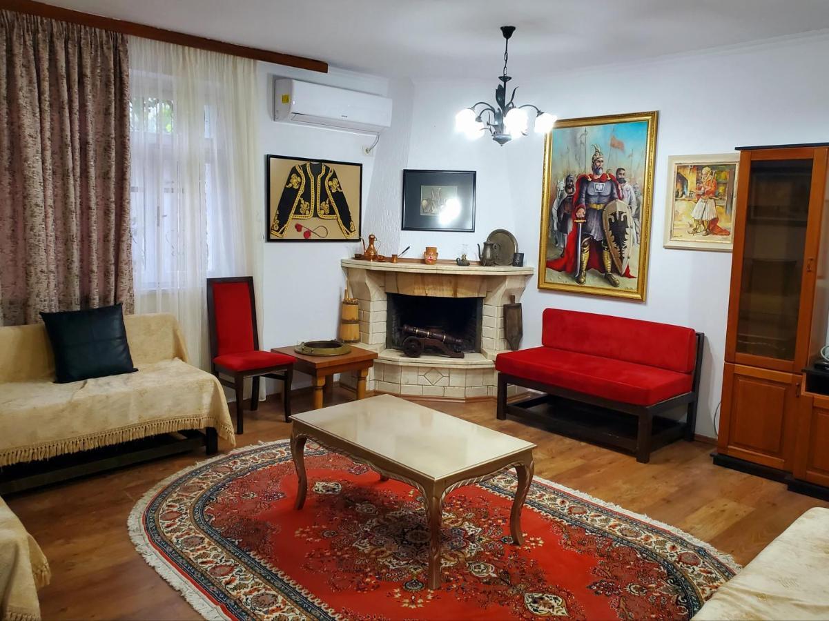 Unique Traditional House, Hosted By J&G تيرانا المظهر الخارجي الصورة