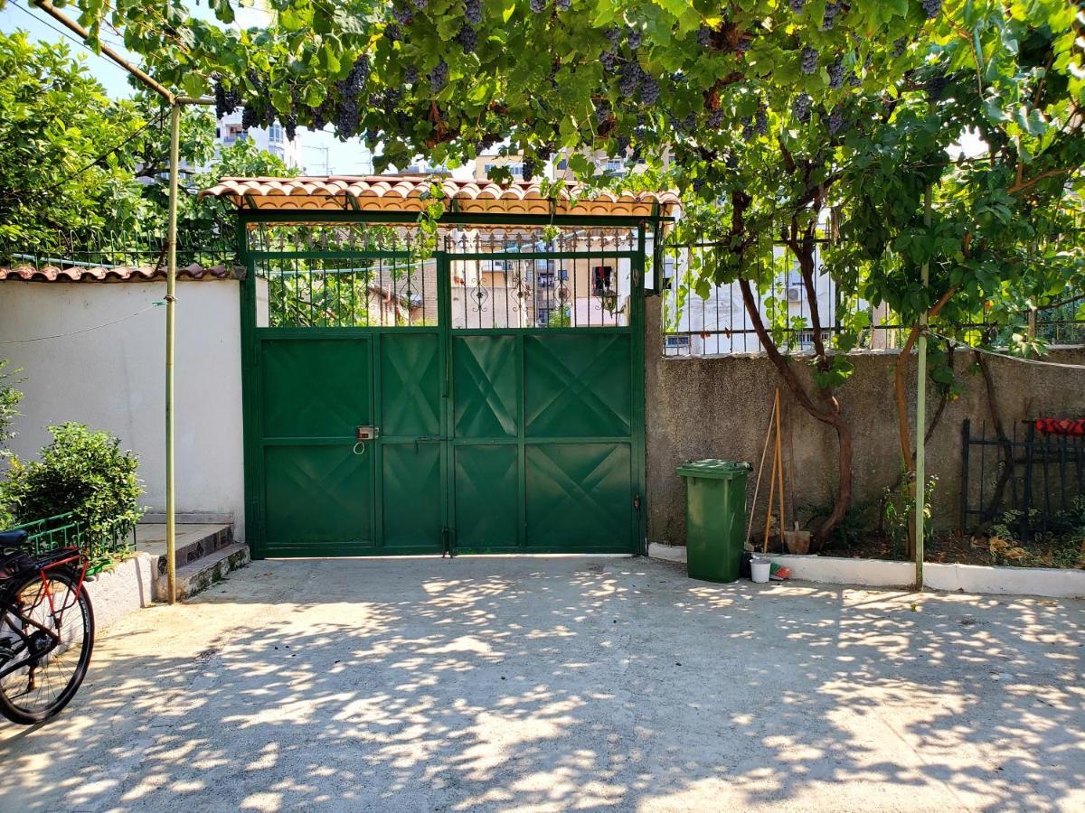 Unique Traditional House, Hosted By J&G تيرانا المظهر الخارجي الصورة