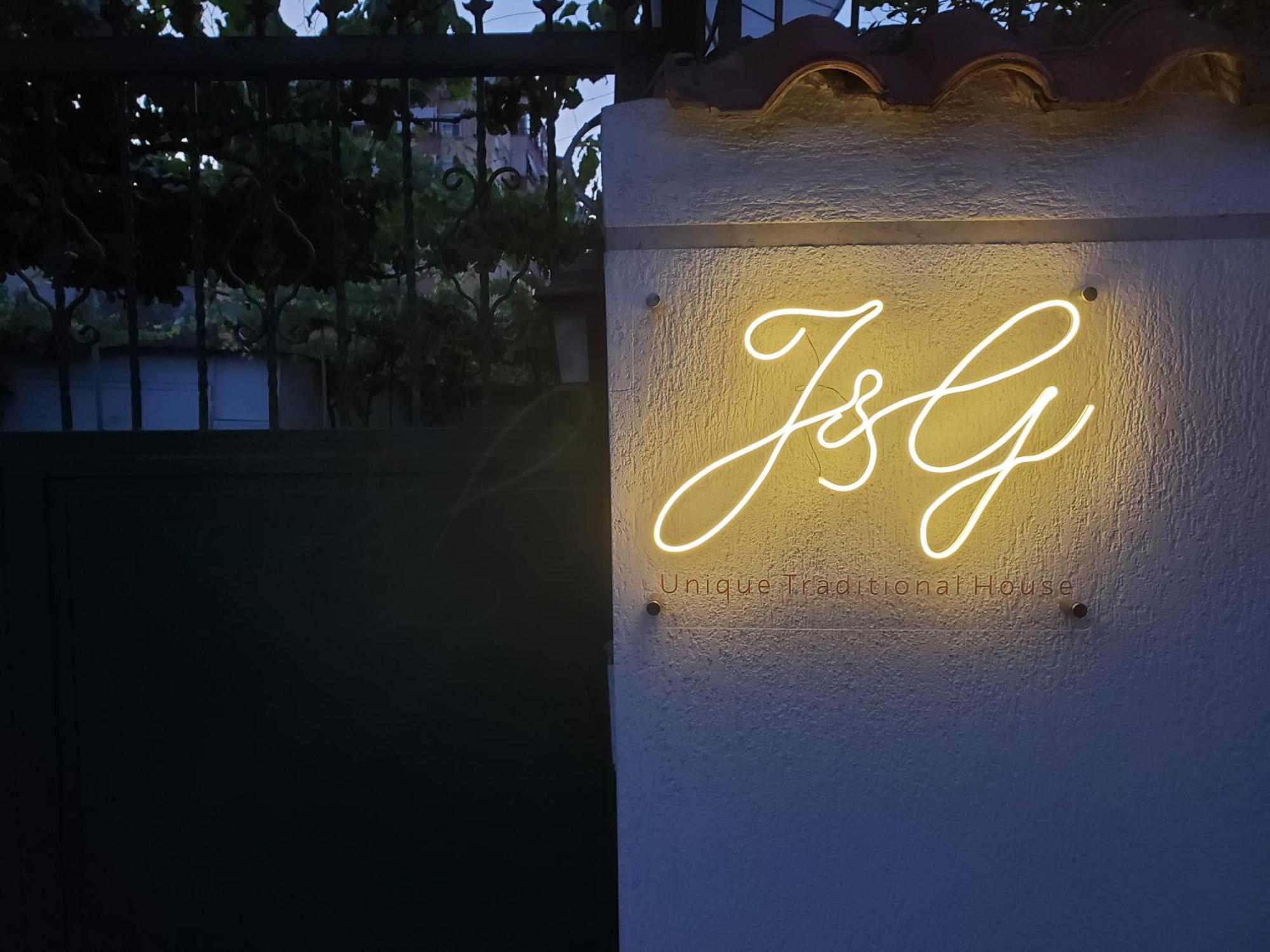 Unique Traditional House, Hosted By J&G تيرانا المظهر الخارجي الصورة